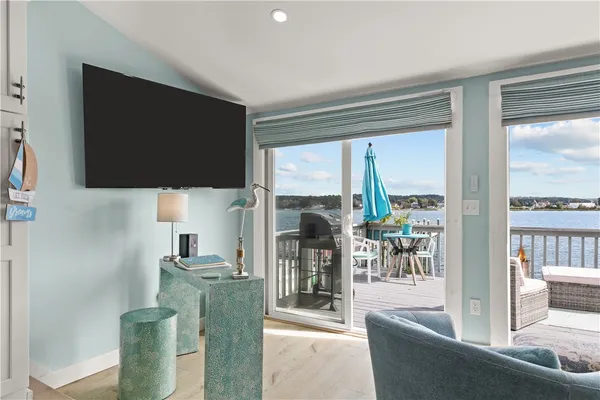 $2,600 | 61 Green Street, Portsmouth, RI 02871