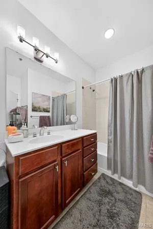 $170,000 | 849 Westgate Avenue, Unit 305, St. Louis, MO 63130