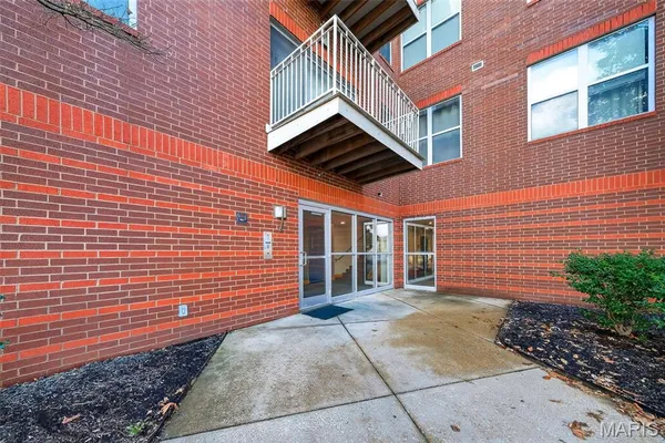 $170,000 | 849 Westgate Avenue, Unit 305, St. Louis, MO 63130