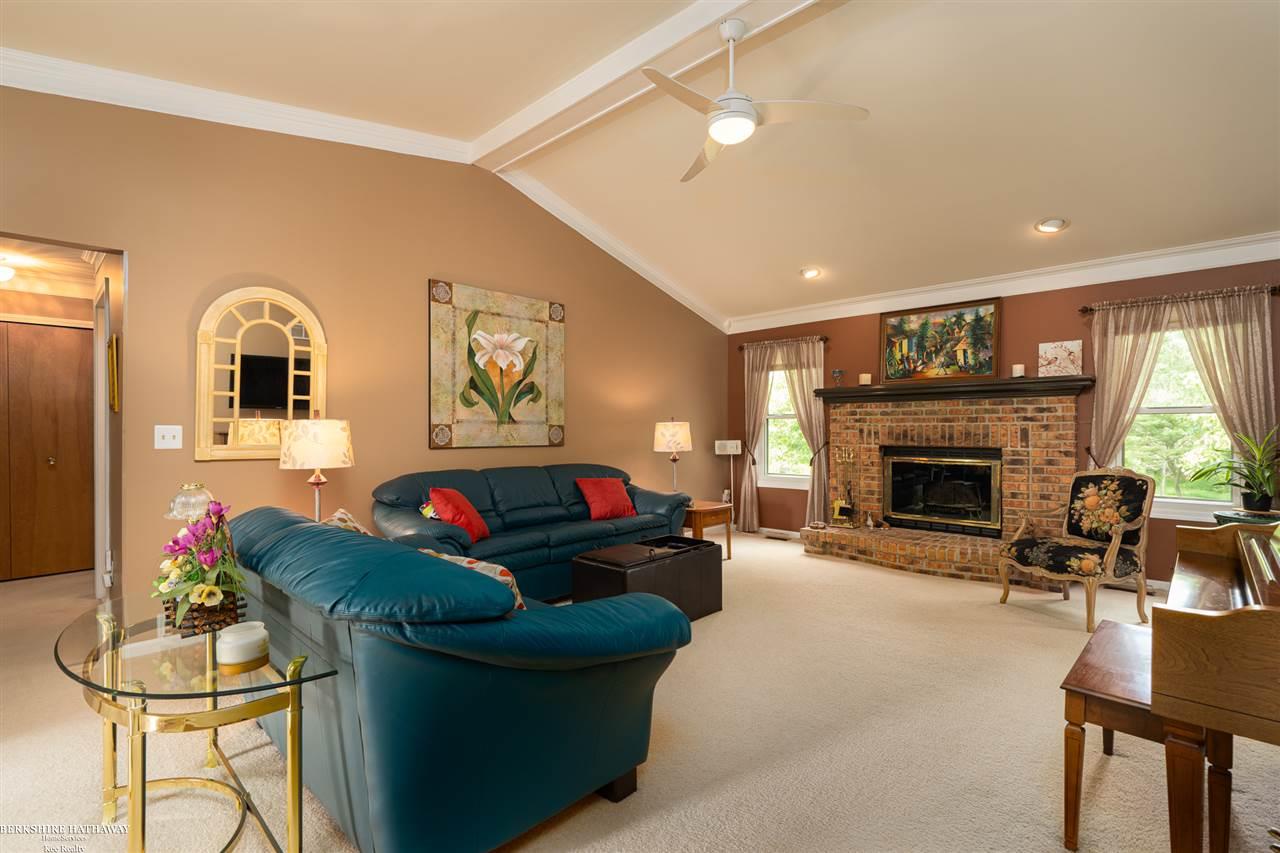 50135 Riverside Drive Macomb, MI 48044 - Photo 5 of 28 50015611-4.JPG