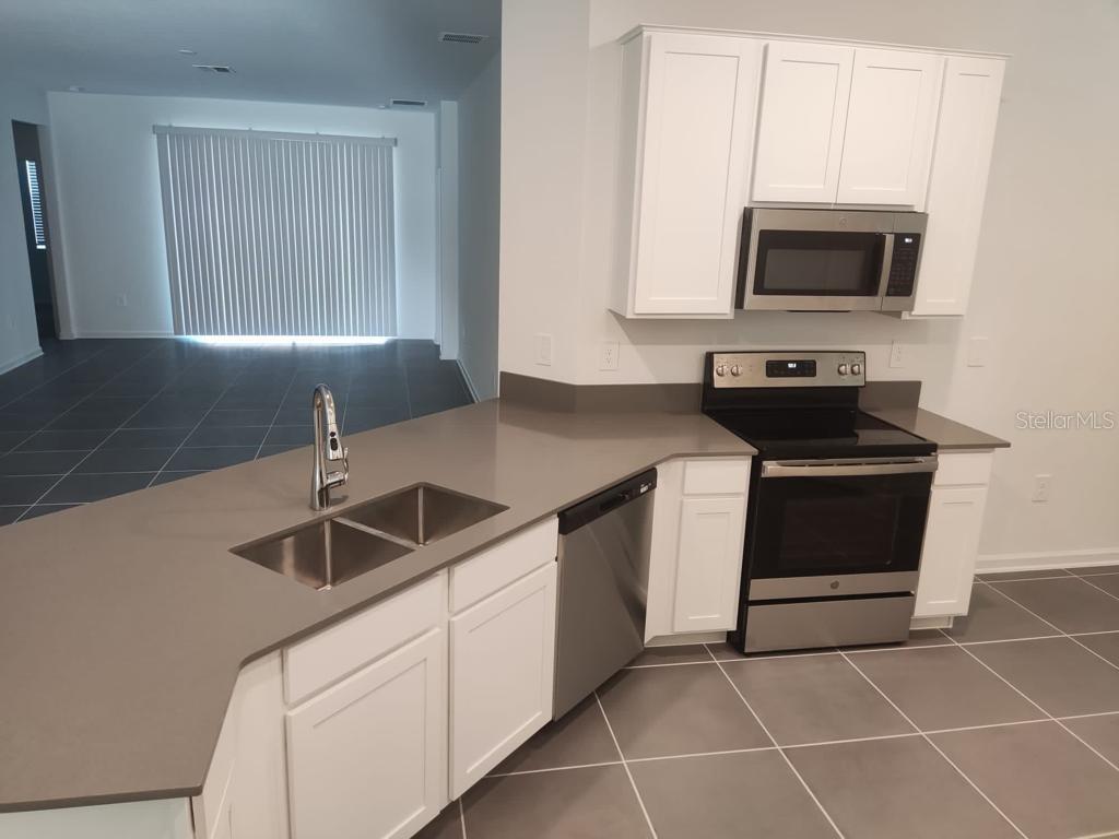 1058 John Jacob Road Davenport, FL 33837 - Photo 4 of 30