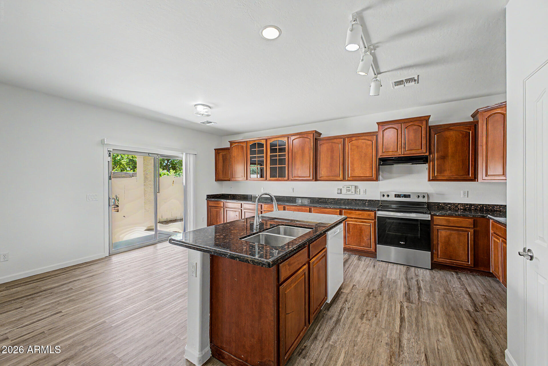 7013 West Beverly Road Laveen, AZ 85339 - Photo 2 of 37
