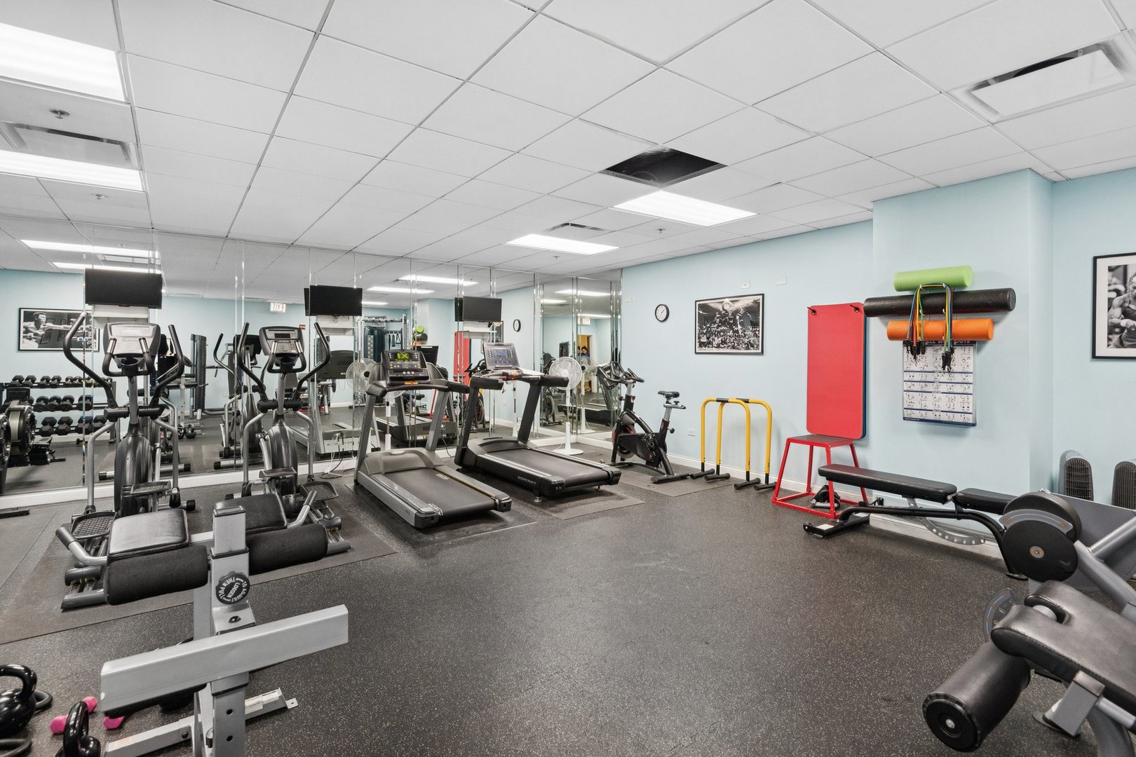 8 West Monroe Street, Unit 1209 Chicago, IL 60603 - Photo 24 of 24 a view of a room with gym equipment