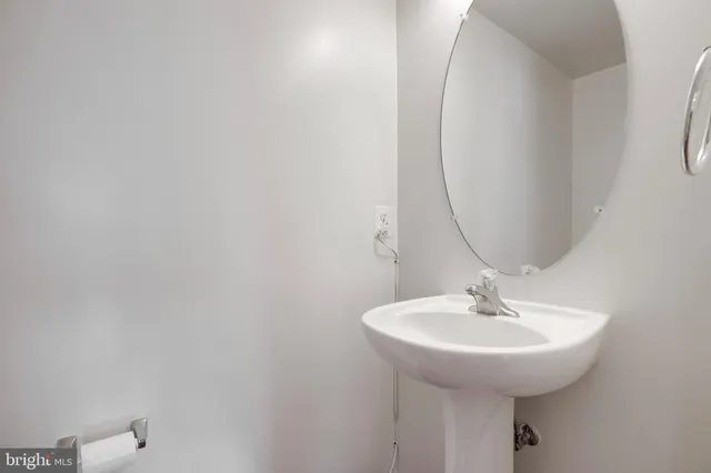 $3,100 | 42670 Hollyhock Terrace, Brambleton, VA 20148