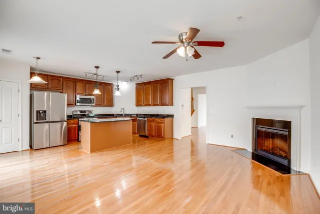 $3,100 | 42670 Hollyhock Terrace, Brambleton, VA 20148