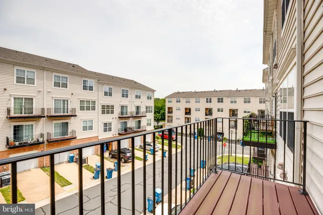 $3,100 | 42670 Hollyhock Terrace, Brambleton, VA 20148