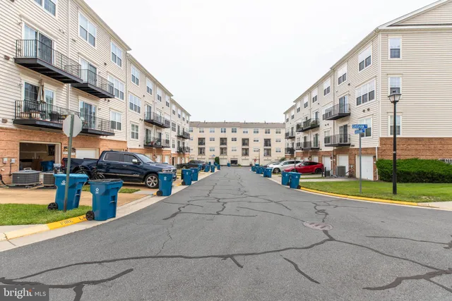 $3,100 | 42670 Hollyhock Terrace, Brambleton, VA 20148