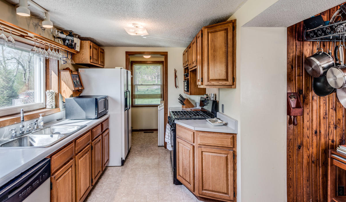 1600 Open Range Road Crossville, TN 38555 - Photo 9 of 40 Kitchen-2-SMALL