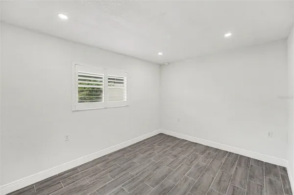 $2,790 | 318 Bath Street, Tarpon Springs, FL 34689