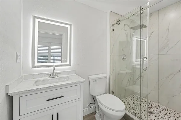 $2,400 | 318 Bath Street, Tarpon Springs, FL 34689