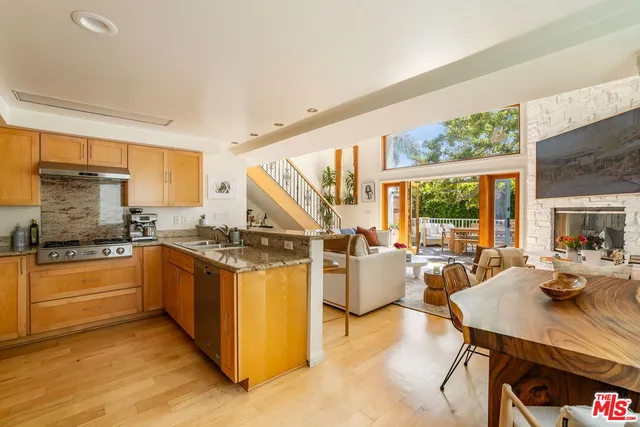 $12,000 | 439 Carroll Canal, Venice, CA 90291