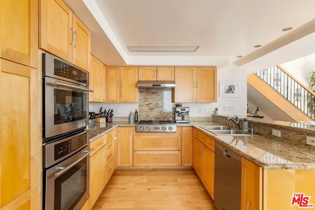 $12,000 | 439 Carroll Canal, Venice, CA 90291