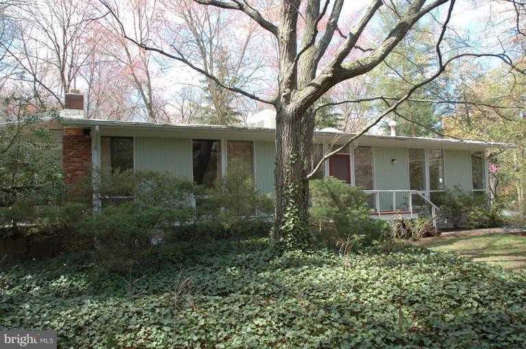 7802 Elba Road Alexandria, VA 22306 - Photo 1 of 13 Exterior (Main)