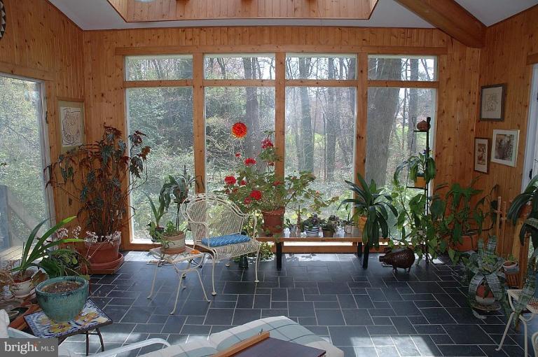 7802 Elba Road Alexandria, VA 22306 - Photo 7 of 13 Sunroom
