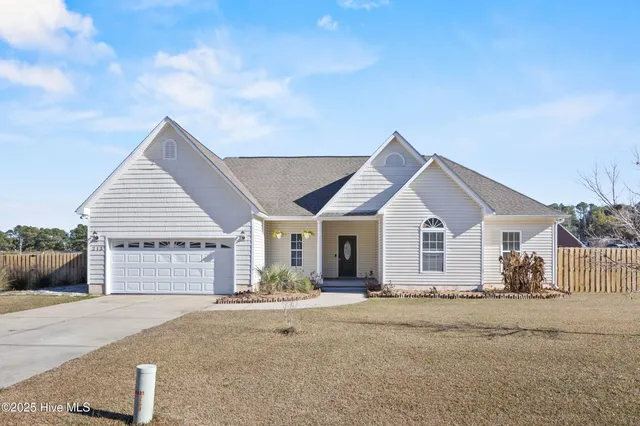 $365,000 | 213 Lakeside Drive, Sneads Ferry, NC 28460