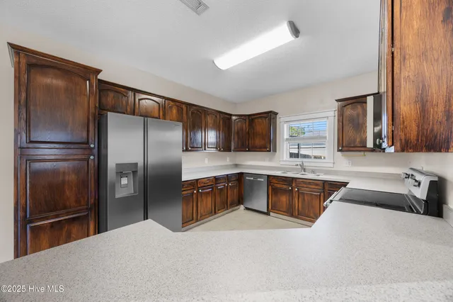 $365,000 | 213 Lakeside Drive, Sneads Ferry, NC 28460