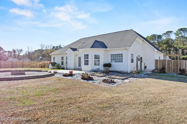$365,000 | 213 Lakeside Drive, Sneads Ferry, NC 28460