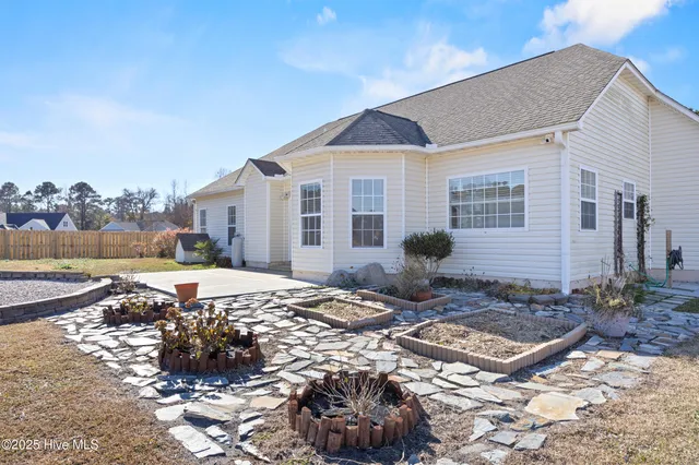 $365,000 | 213 Lakeside Drive, Sneads Ferry, NC 28460