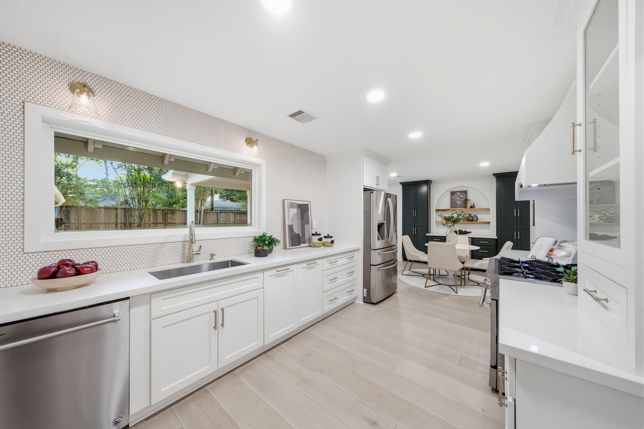 10714 Cranbrook Road Houston, TX 77042 - Photo 4 of 42 Gallery Image 4