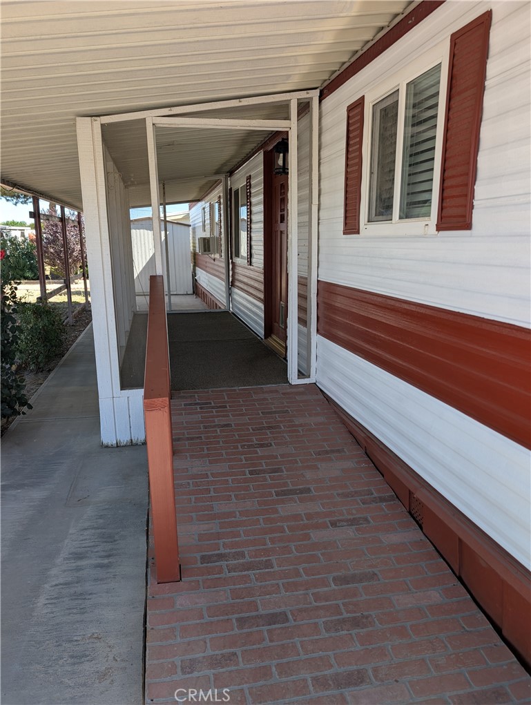 15940 Stoddard Wells Road, Unit 82 Victorville, CA 92395 - Photo 2 of 24