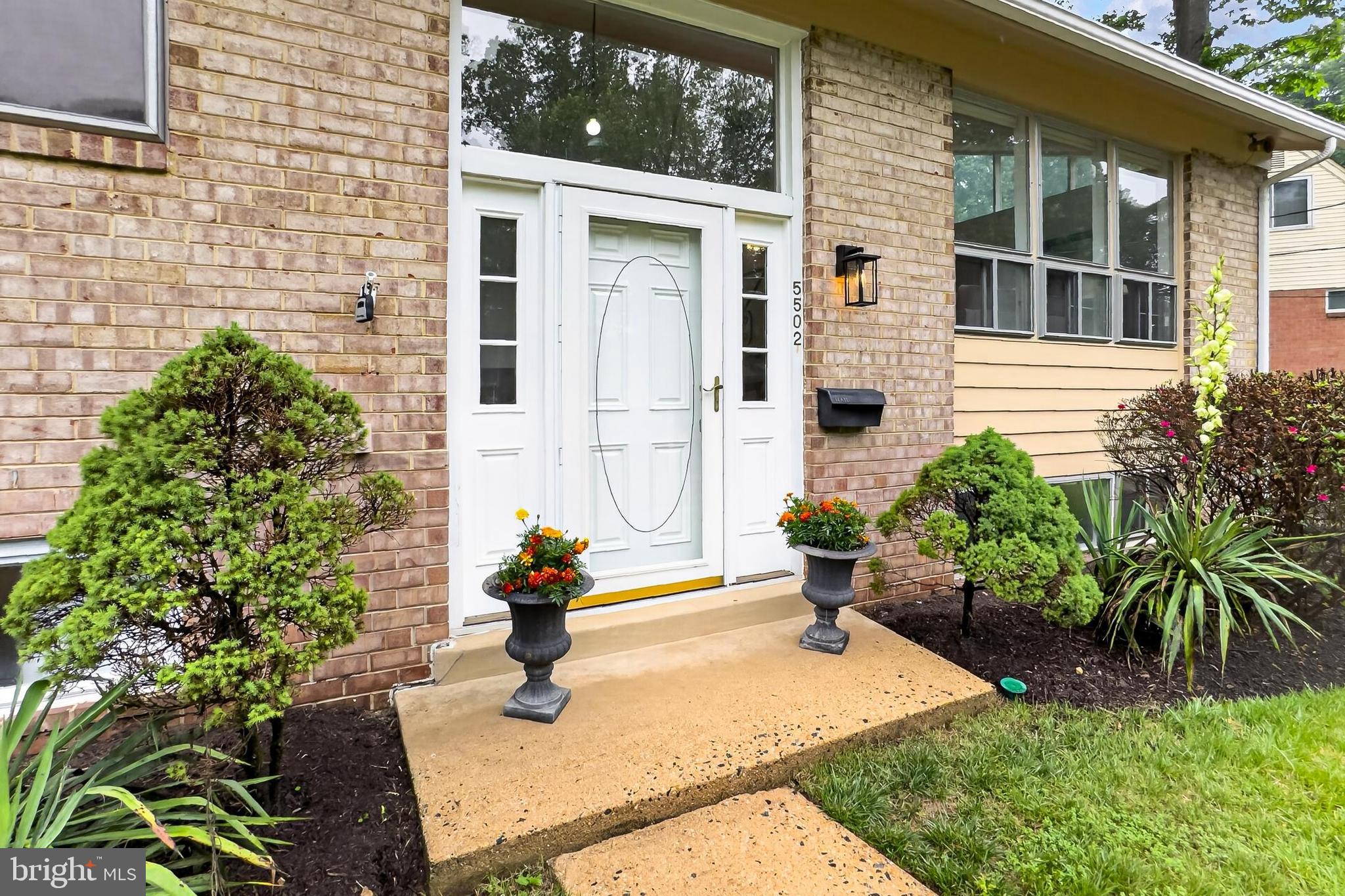 5502 Kempton Drive Springfield, VA 22151 - Photo 3 of 49