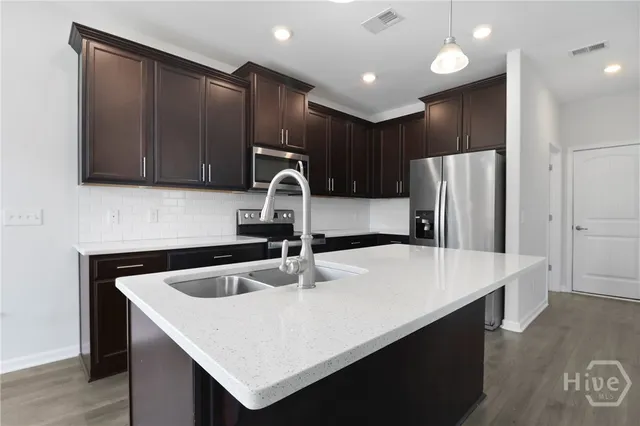 $2,400 | 106 Brookline Drive, Savannah, GA 31407