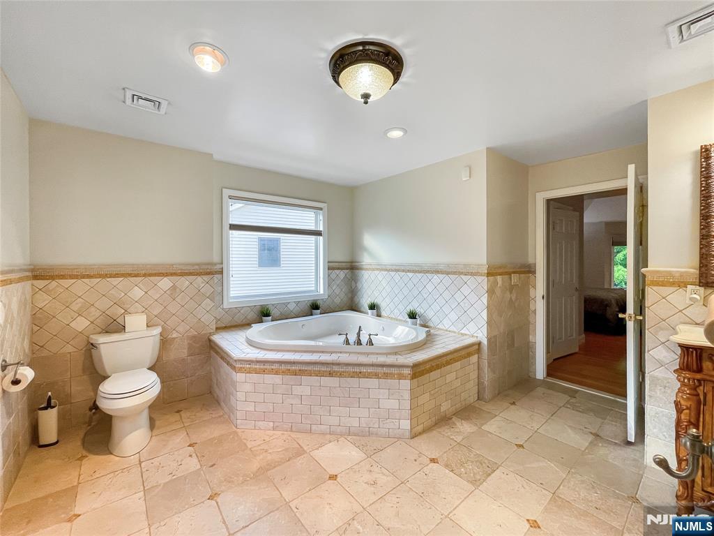445 Nevada Street Paramus, NJ 07652 - Photo 43 of 50