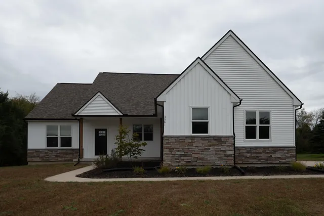 $485,000 | 3081 Avonlea Knoll Way, Webberville, MI 48892