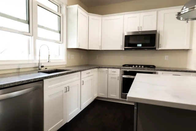 $465,000 | 3081 Avonlea Knoll Way, Webberville, MI 48892