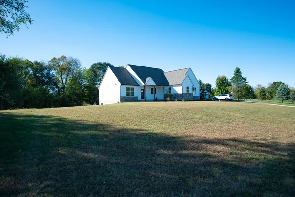 $465,000 | 3081 Avonlea Knoll Way, Webberville, MI 48892