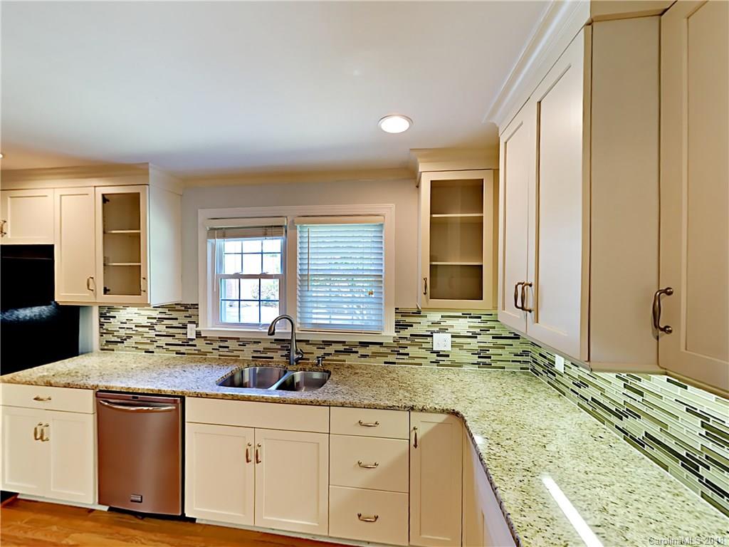 5249 Murrayhill Road Charlotte, NC 28210 - Photo 5 of 12 Gallery Image 5