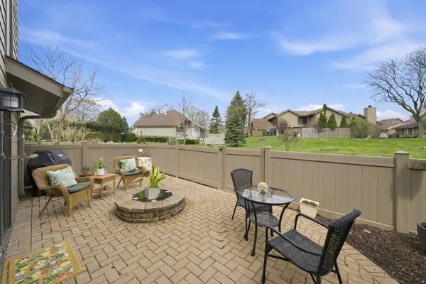 $415,000 | 8005 Wildwood Lane, Darien, IL 60561