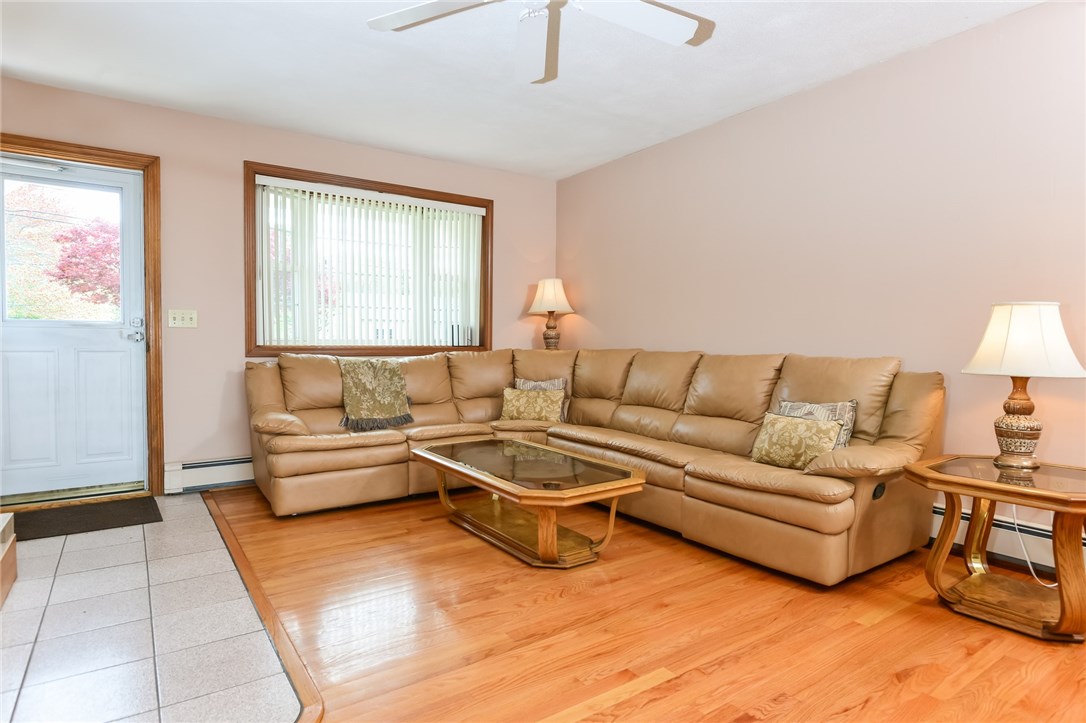 291 Angell Road Lincoln, RI 02865 - Photo 5 of 31 Living Room