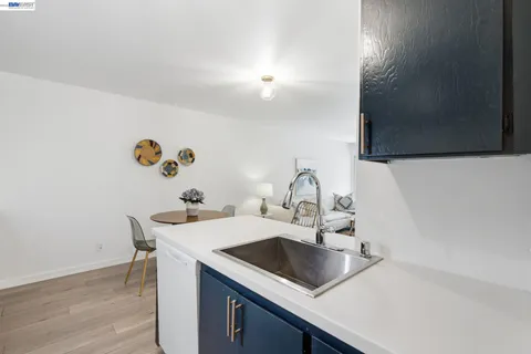 $385,000 | 955 Shorepoint Court, Unit 100, Alameda, CA 94501