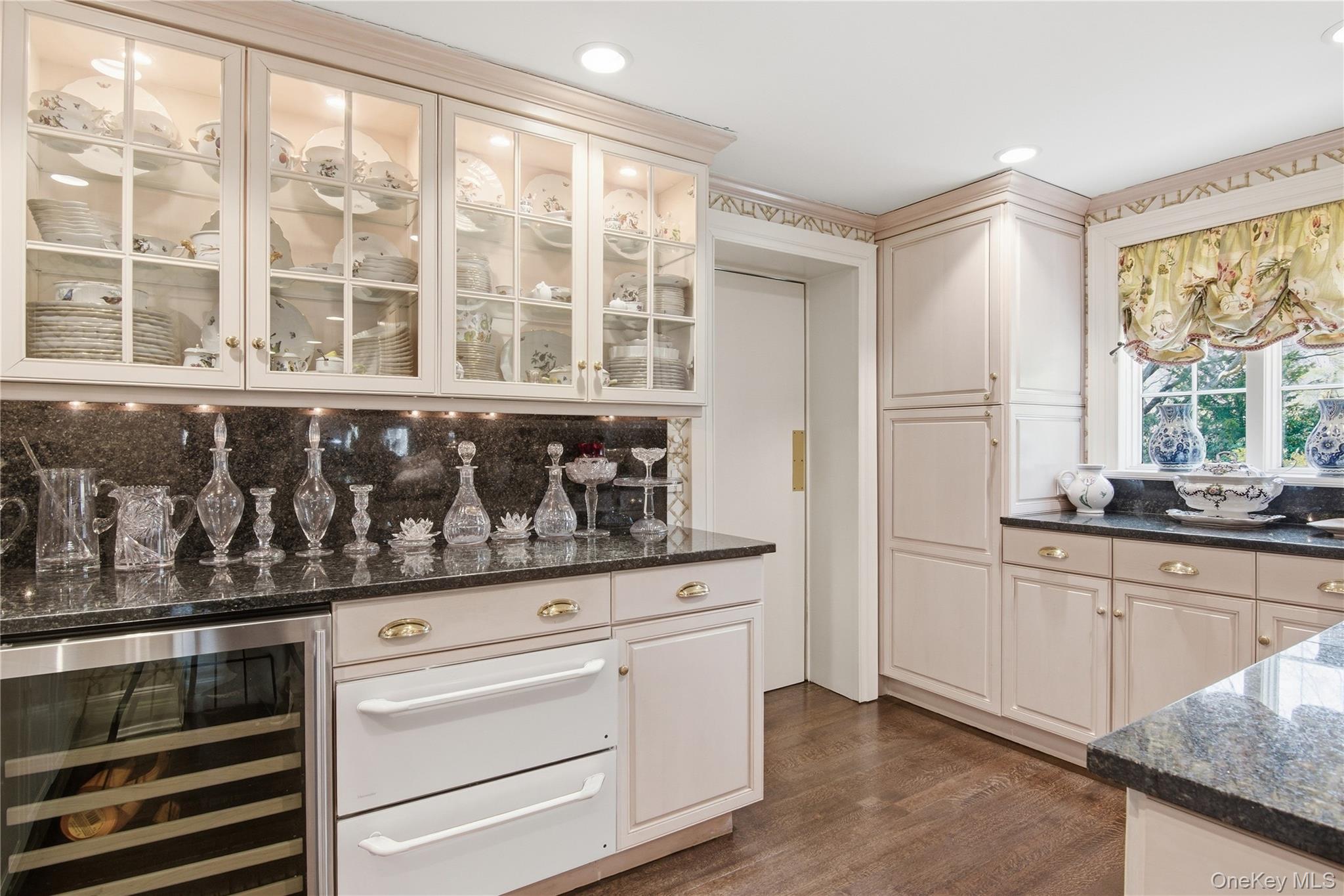 285 Piping Rock Road Locust Valley, NY 11560 - Photo 11 of 28 Wine Fridge and Warming Tray