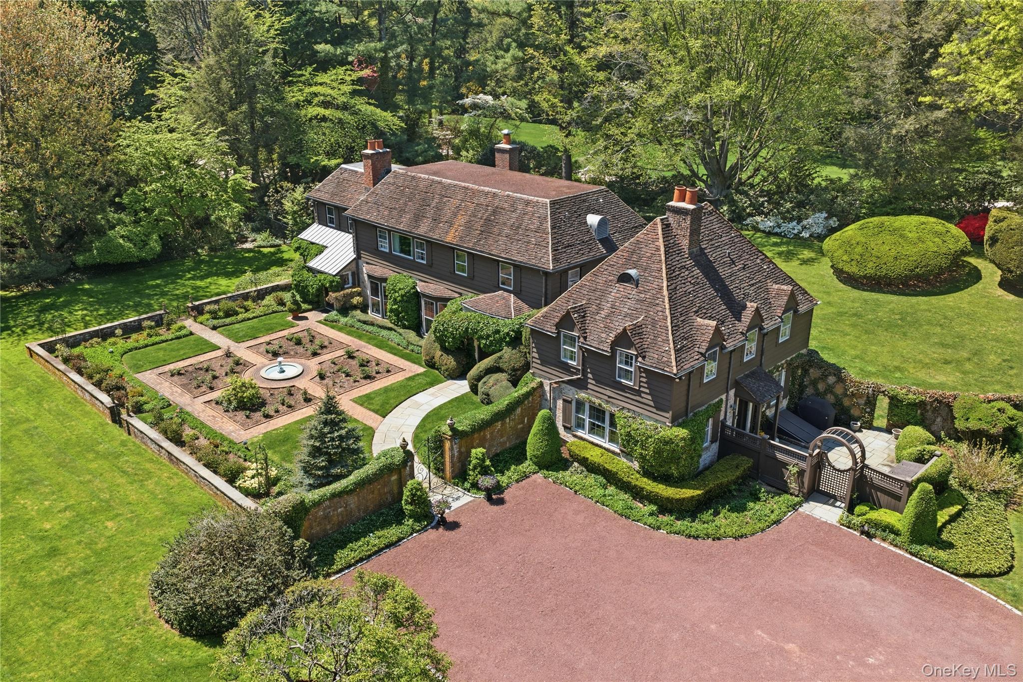 285 Piping Rock Road Locust Valley, NY 11560 - Photo 2 of 28 2.85 Manicured Acres