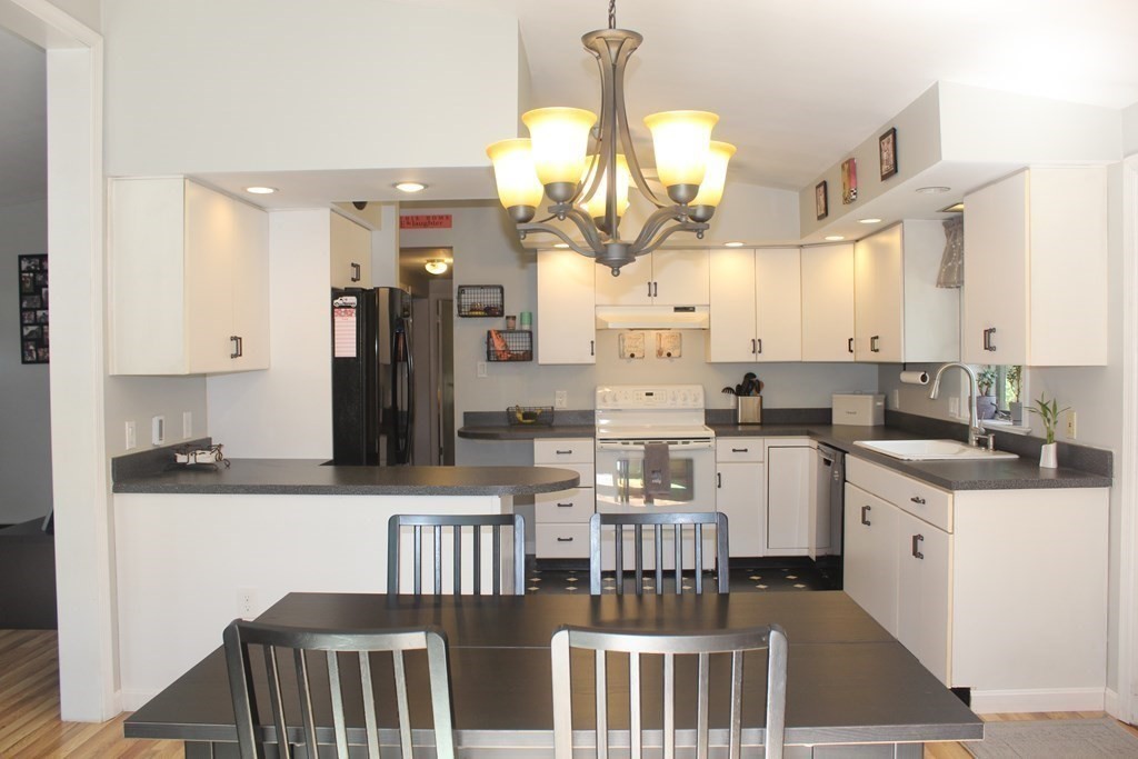 9 Corbin Road Dudley, MA 01571 - Photo 5 of 42 Gallery Image 5