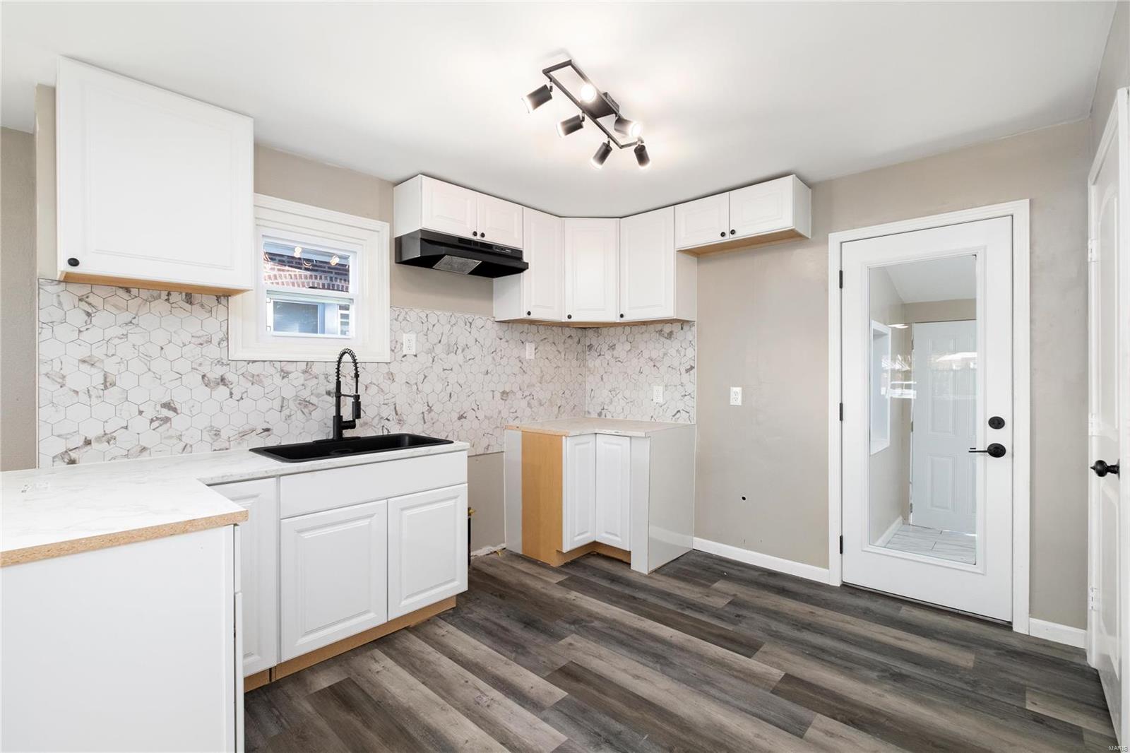 3438 Pine Grove Avenue St. Louis, MO 63121 - Photo 6 of 15