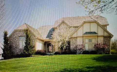 $750,000 | 5005 West 131st Street, Leawood, KS 66209