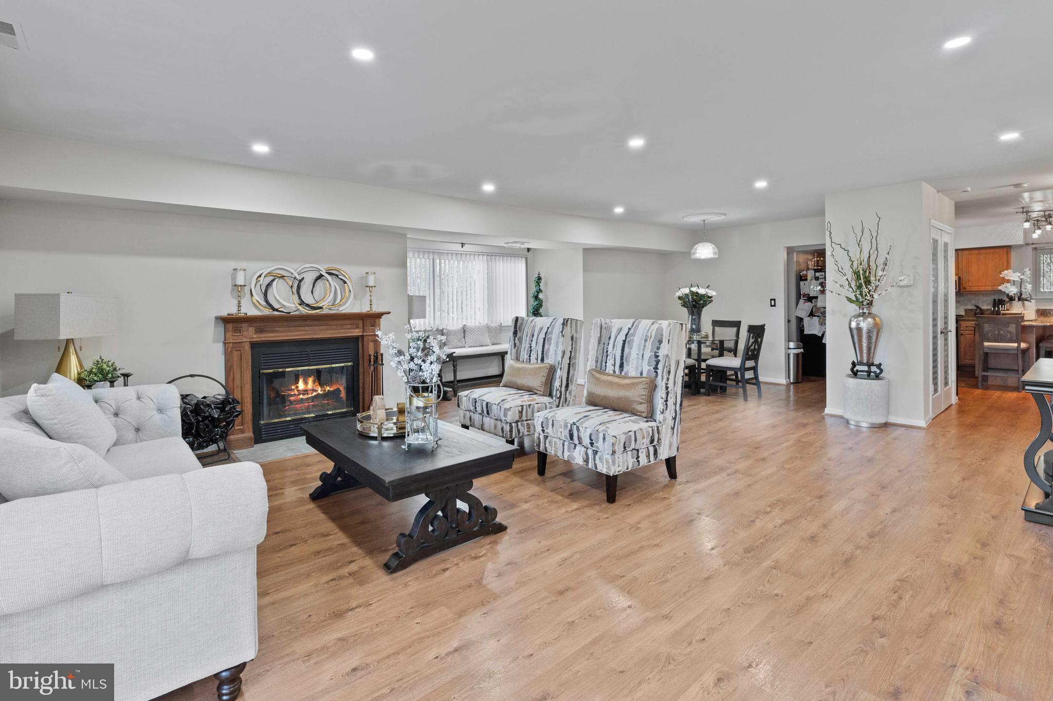 8101 Greenspring Way, Unit 8101E Owings Mills, MD 21117 - Photo 3 of 35 Living Room