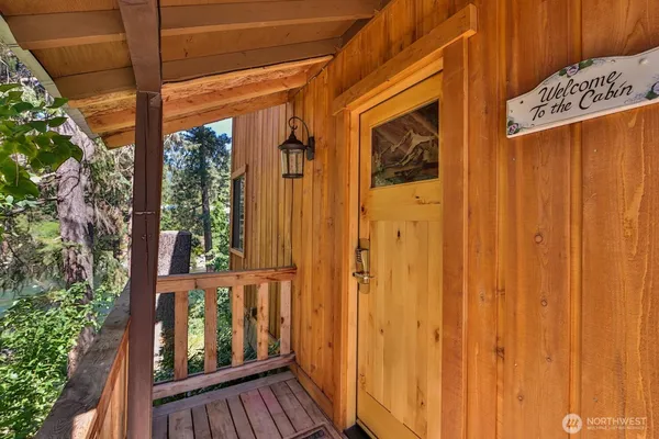 $1,300,000 | 9864 East Leavenworth Road, Leavenworth, WA 98826