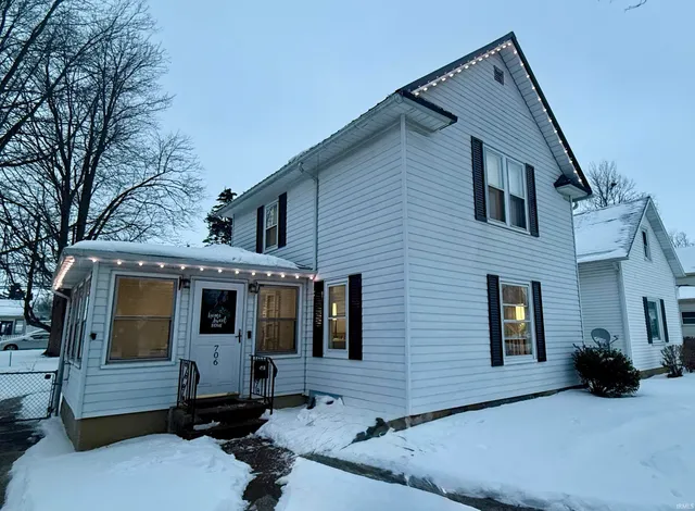 $230,000 | 706 East 9th Street, Auburn, IN 46706