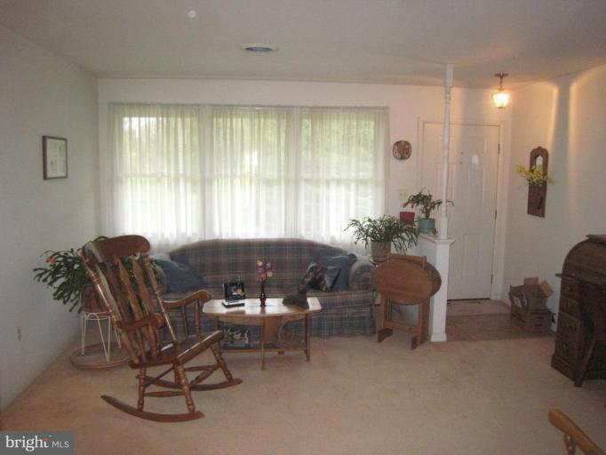 2710 Flintstone Road Freeland, MD 21053 - Photo 5 of 15 Living Room/Dining Room