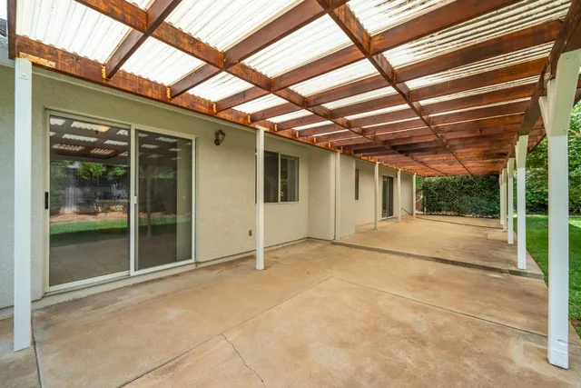 $425,000 | 2166 Wicklow Street, Redding, CA 96001