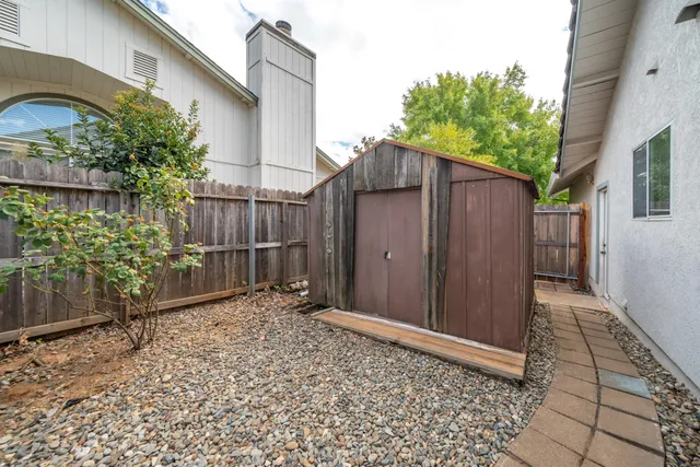 $425,000 | 2166 Wicklow Street, Redding, CA 96001