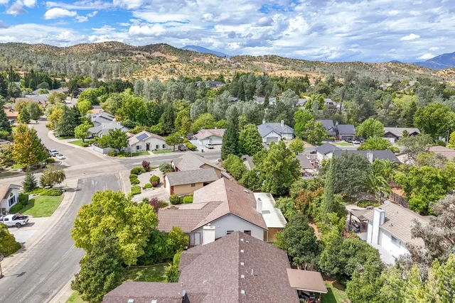 $425,000 | 2166 Wicklow Street, Redding, CA 96001