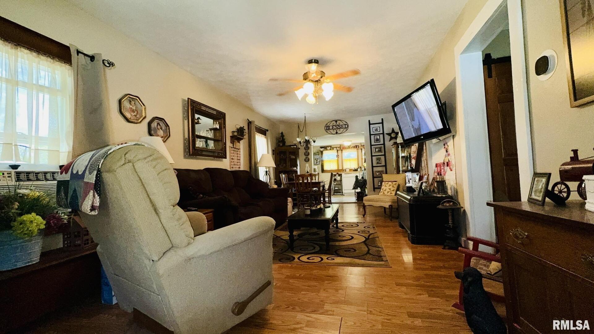 1104 West Webster Street Benton, IL 62812 - Photo 7 of 17