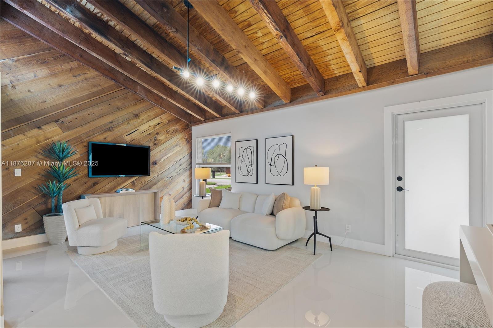 6816 Northwest 26th Avenue Fort Lauderdale, FL 33309 - Photo 4 of 25