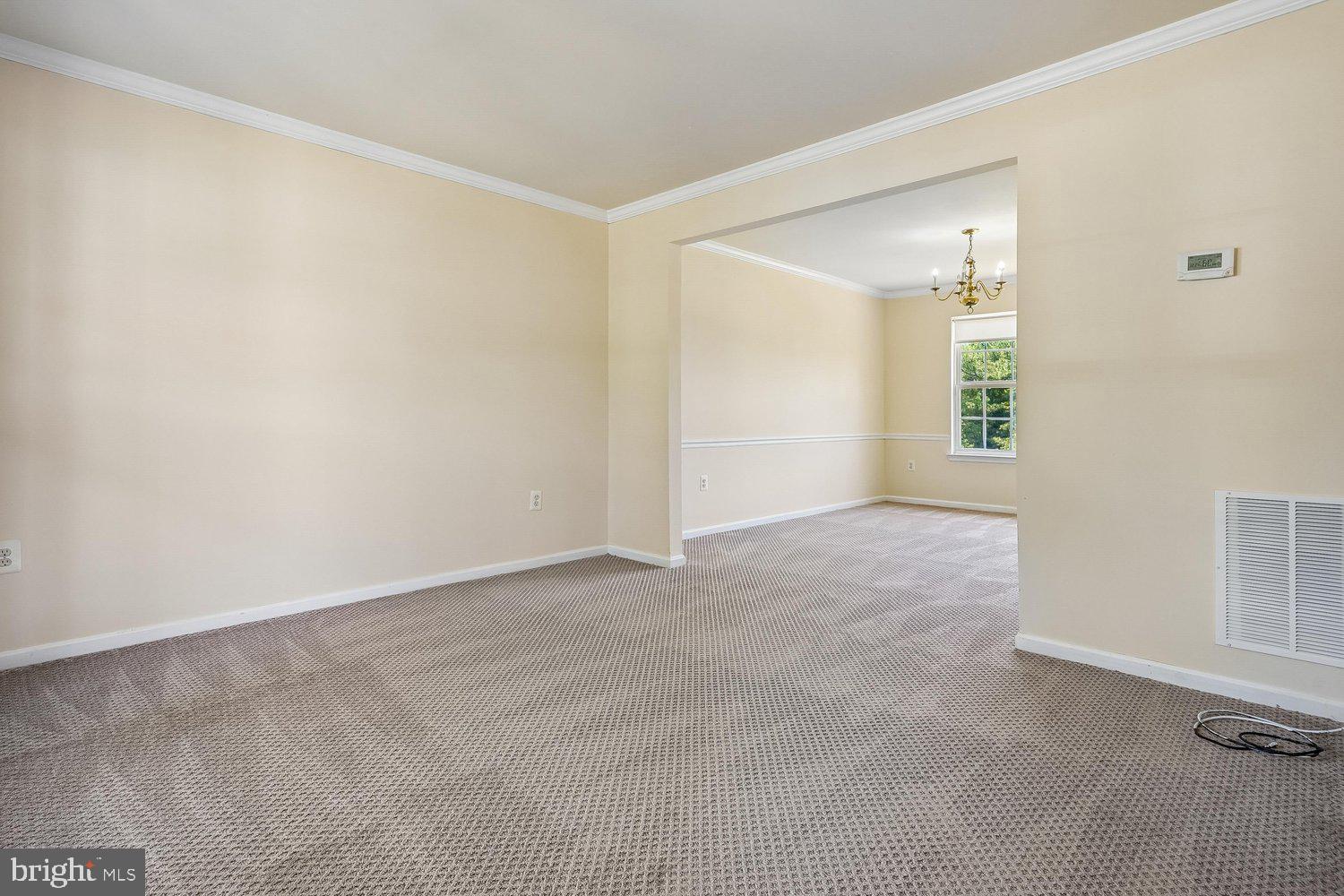 14677 Cloverdale Road Woodbridge, VA 22193 - Photo 12 of 72 Living Room
