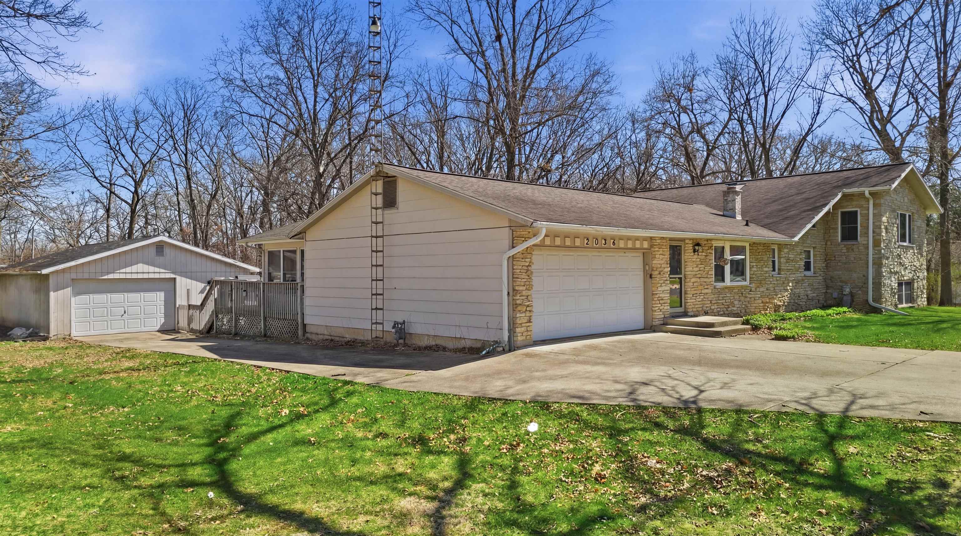 2086 Grand Detour Road Dixon, IL 61021 - Photo 3 of 31